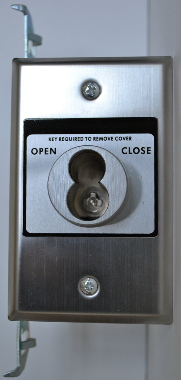 HBFT-SLF NEMA 1 Interior Tamperproof OPEN-CLOSE S Type Large Format Cylinder Key Switch in Single Gang Back Box Flush Mount OPEN-CLOSE with Center Return Key Switch with Stop Button, S Type Large Format Cylinder, Tamperproof, Stainless Steel Faceplate, Faceplate: H= 4-1/2